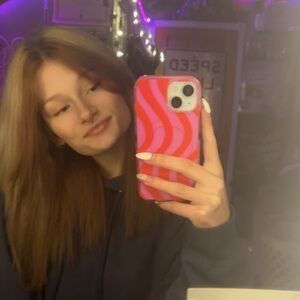 Meet your Posher, Alexis